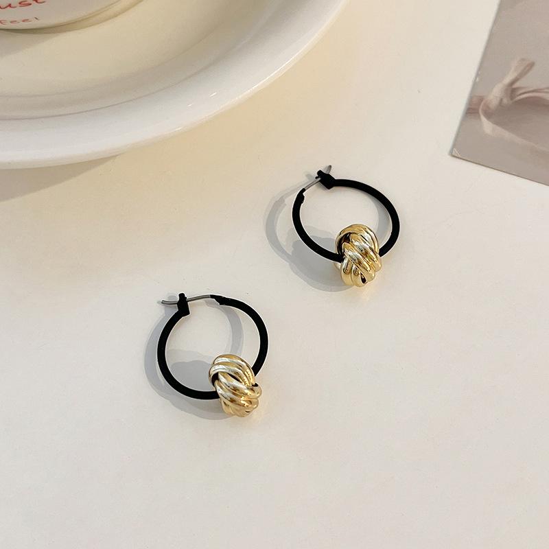 

Круглые витые серьги-подвески, модный темперамент, простые серьги-кольца, универсальные нишевые, легкая роскошь, высококлассные серьги, женские