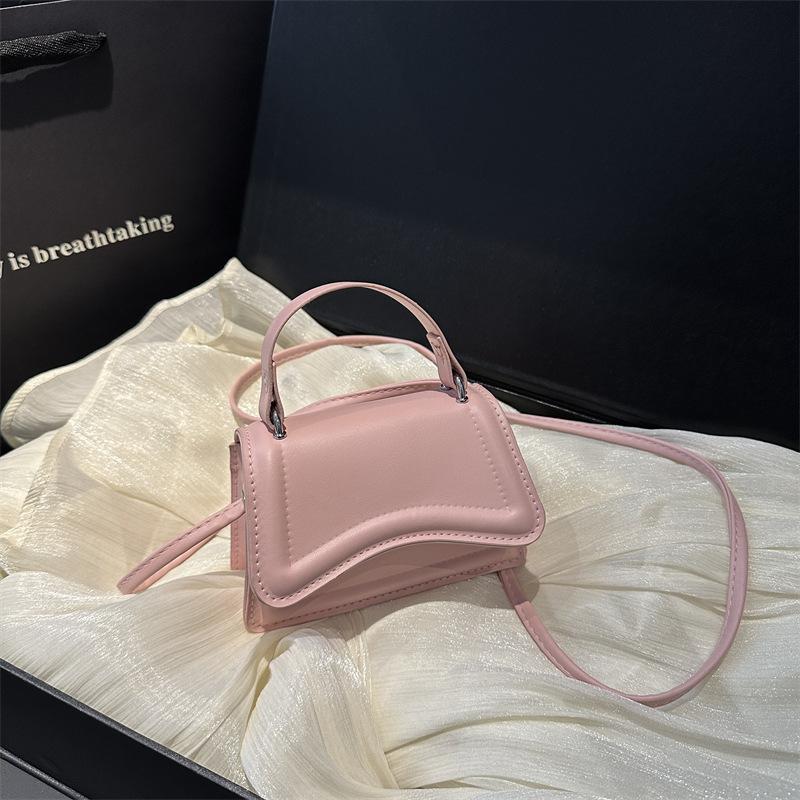 Niche design bag women's 2025 new trendy retro handbag fashion women's bag shoulder messenger bag