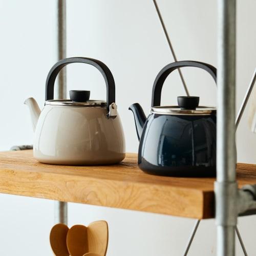 [.co.jp Exclusive] Fuji Enamel Kettle, 2.5L, Light Gray, Glass Lid for Easy Viewing and Wide Mouth for Easy Cleaning, Induction and Gas Compatible