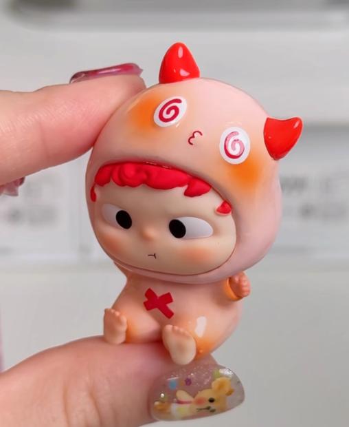 Černá Hra Heyone Oh Cub Kapuce Dobrodružství Roztomilá Série Částic Mini Slepá Krabička Roztomilá Trendy Hračka Ozdoby Dárek na Valentýna