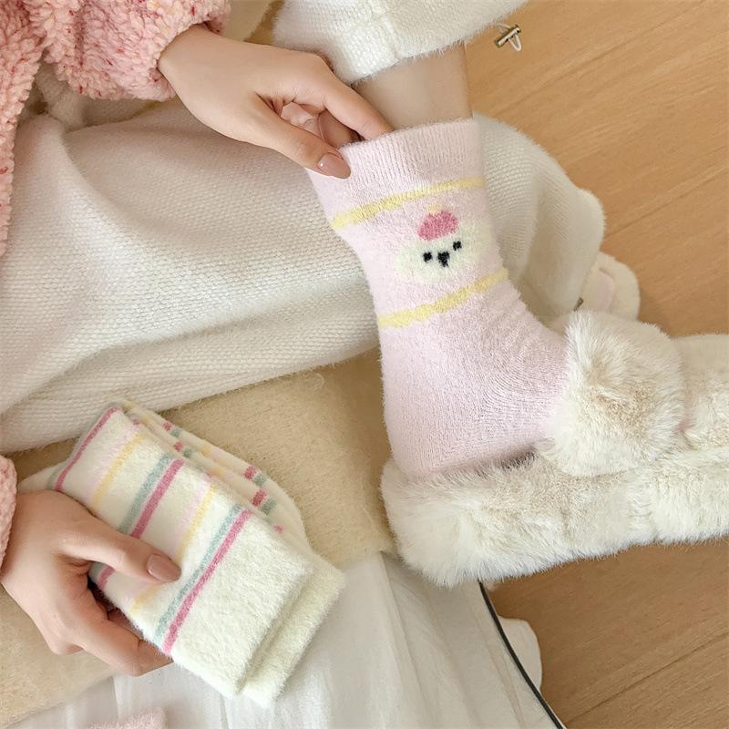Pink Australian Fleece Socks for Women, Thick and Warm for Autumn and Winter, Mid-calf Socks for Postpartum Care, Cartoon and Cute Plush Floor Socks