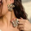 Vintage Elegante Goldfarbene Große Blume Steckerohrringe für Damen Design Unregelmäßige Falten Piercing Ohrringe Party Schmuck Geschenke
