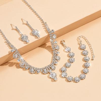 4 Stück modische Strasssteine, Blumen Schlüsselbein-Halsketten, Ohrringe, Armbänder, Schmucksets, Damenkleid-Accessoires