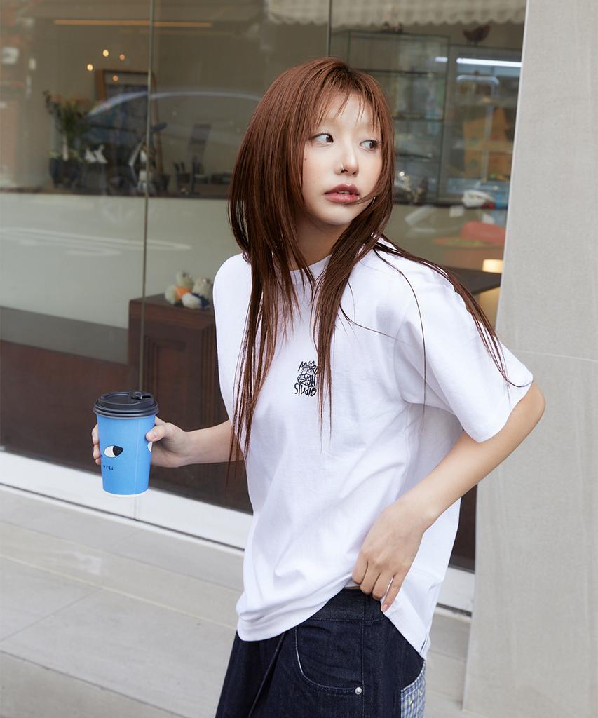 MAHAGRID Slash Logo Tee White(Mg2Fmmt527A)