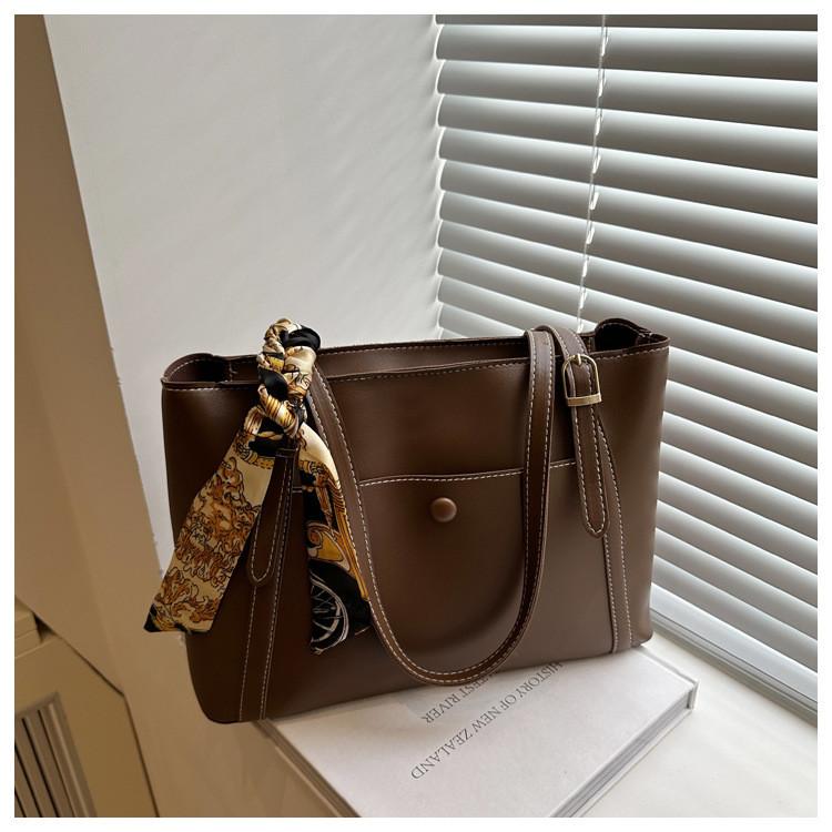 

Capacity Simple Large Shoulder Bag With Solid Color Design For Daily Versatile темно-коричневого