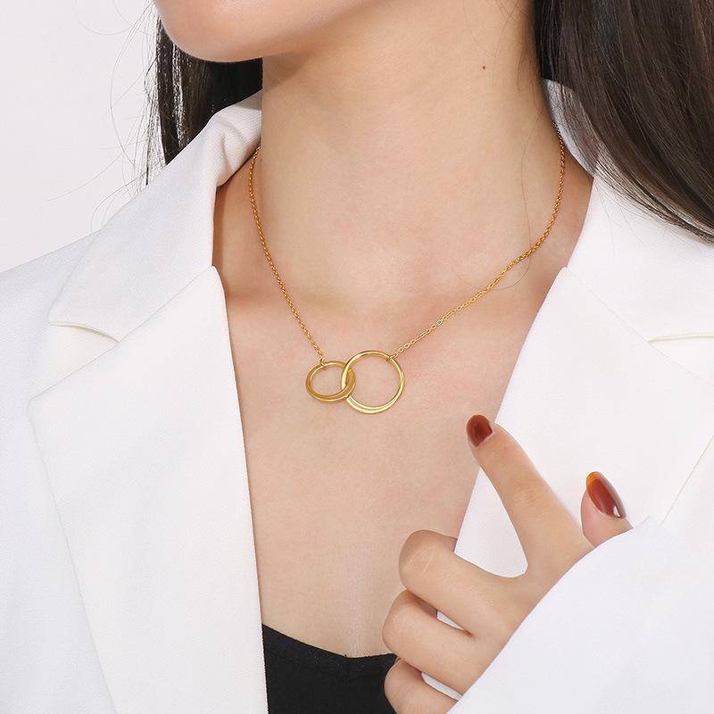 

Stainless Steel Minimalist Interlocking Circle Pendant Necklace