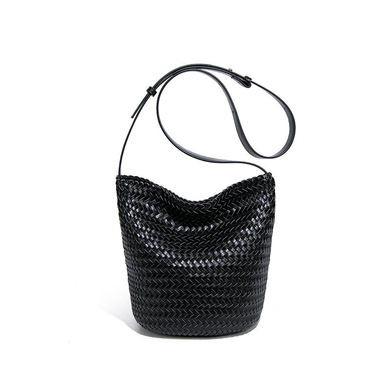 2025 New Handmade Crochet Bag Fashion Bucket Bag Casual Crossbody Shoulder Bag for Women Woven Purse