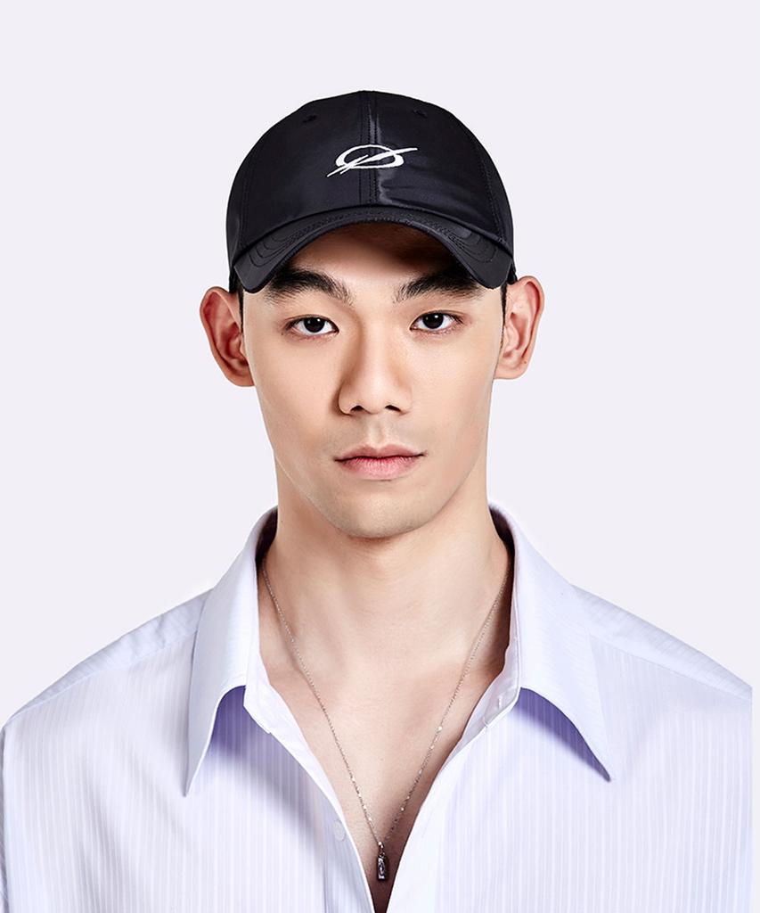 51Peosenteu Shiny White Logo Embroidery Cap - Black