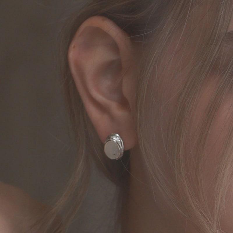 REINDEER MURMUR EARRING 07