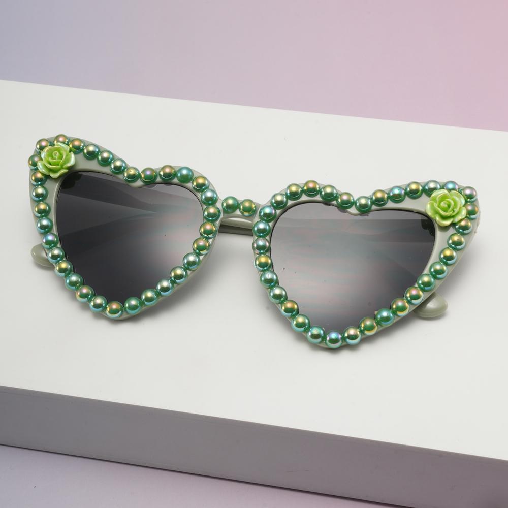 Women Sweet Romantic Heart-shaped Pearl Floral Sunglasses Perfect Gift for Valentine's Day Girlfriend Birthday Gift
