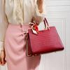 Elegant Middle-aged Mother's Bag 2024 New Fashion Crocodile Pattern Handbag Crossbody Bag Bride's Red Wedding Bag for Women