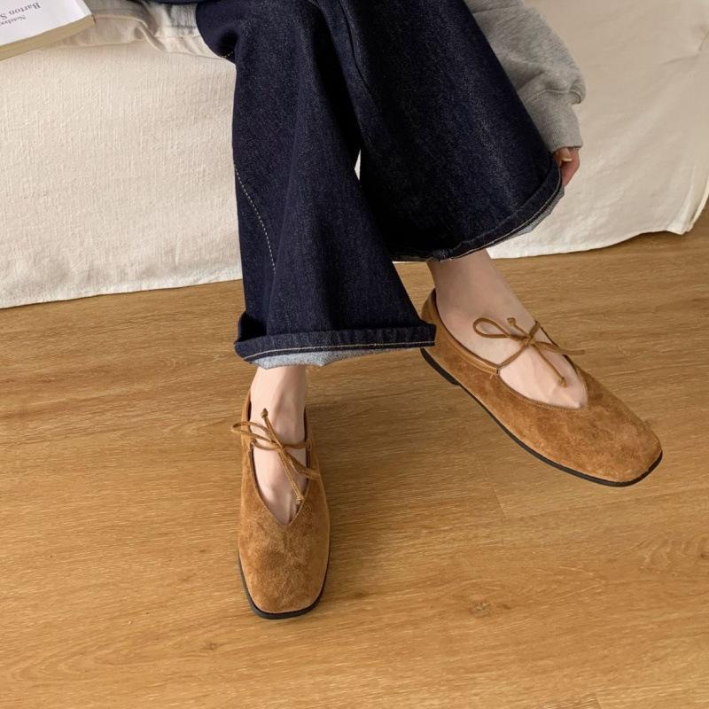 

Korean version of retro flat-bottomed Mary Jane women s shoes 2025 new straps round head suede ballet soft sole shallow mouth single shoes 39