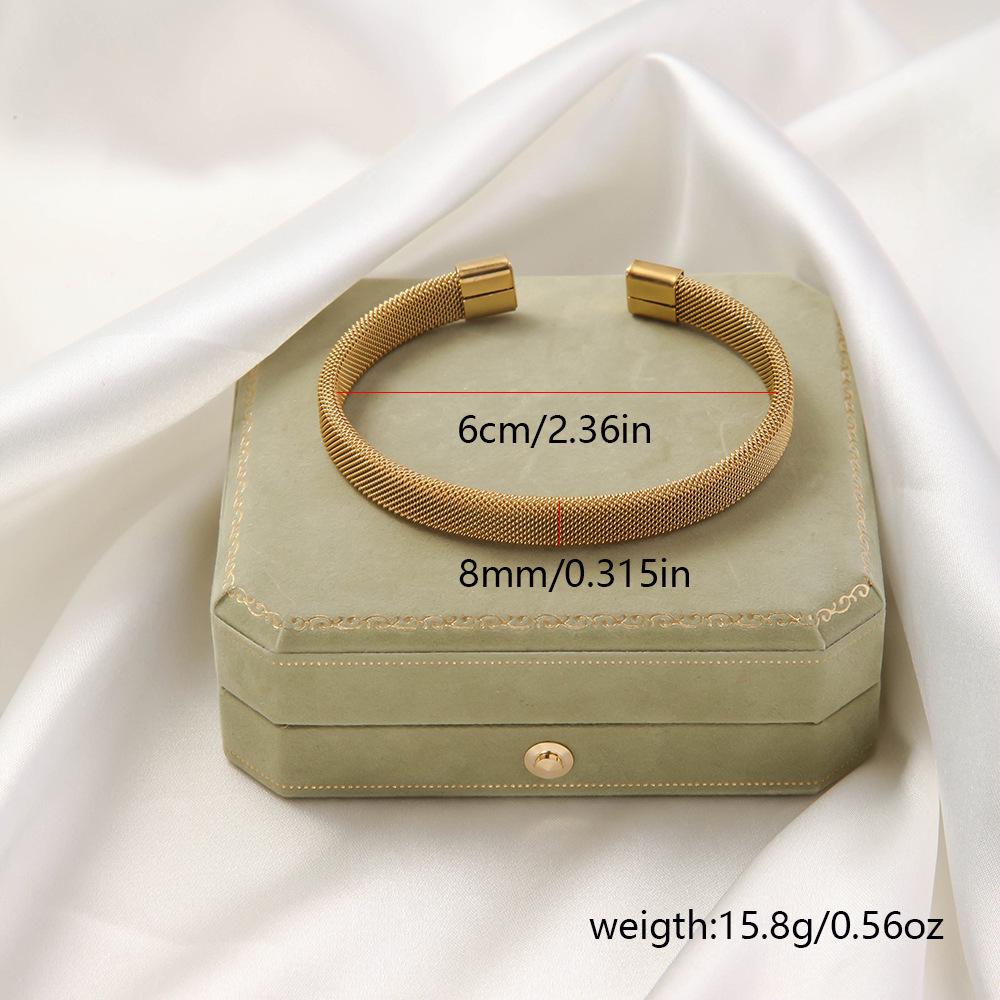High-End European & American Titanium Steel Woven Bracelet: Non-Fading & Versatile Style for Girls