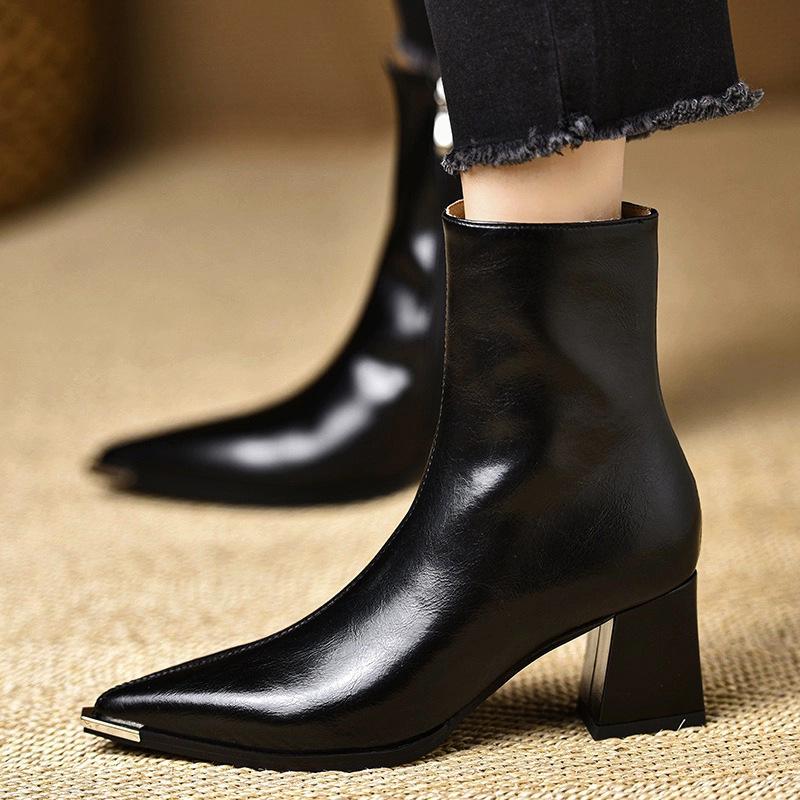 Maillard Retro Fashion Metal Pointed Thick Heel Fashion Leather Boots Autumn and Winter New Velvet Versatile Temperament Short Boots