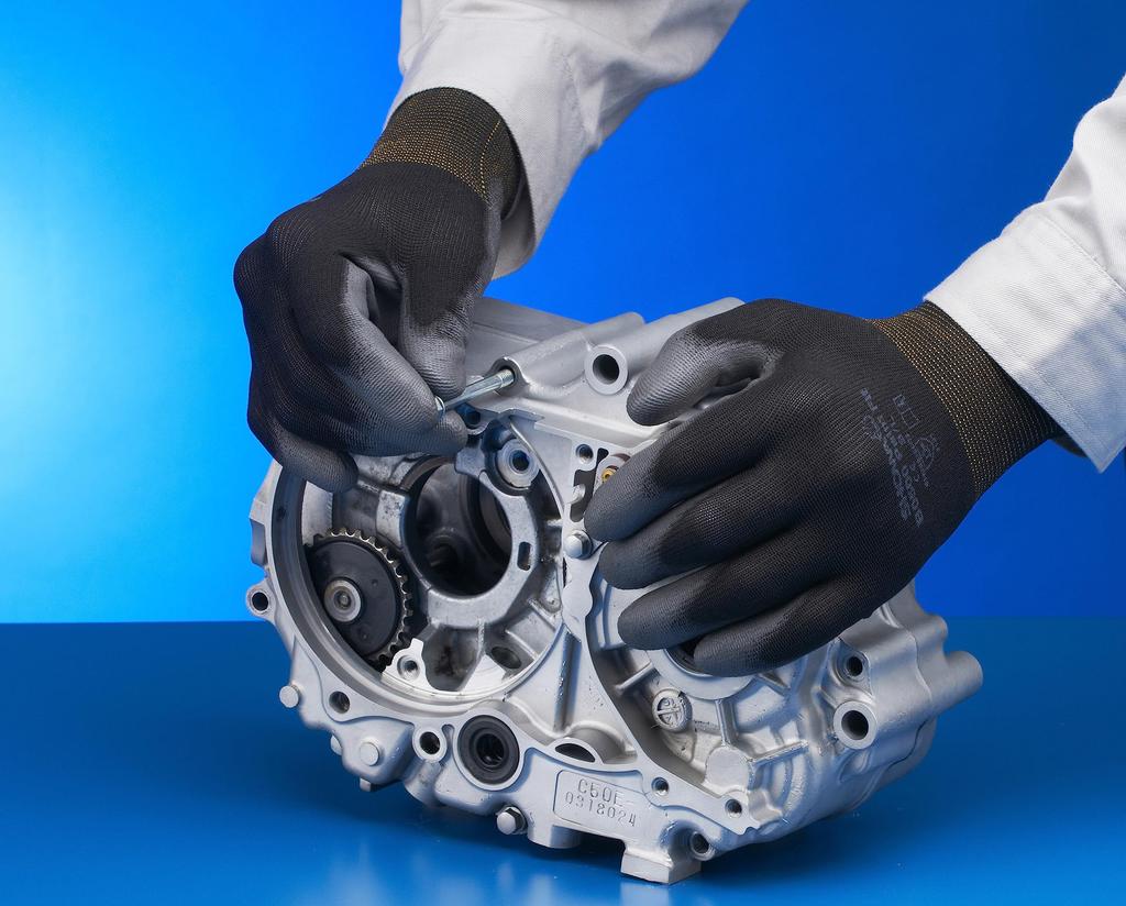 Showa Gloves Low Dust Palm Fit Simply 10 Pairs [10-Pack, Generation] Gloves, Black, Medium, Packaged,