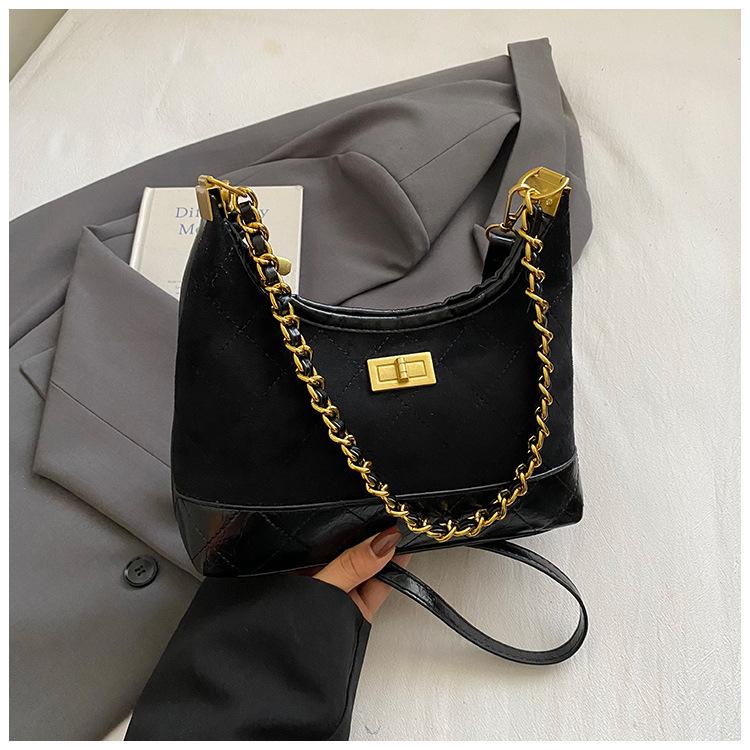 Korean Version of Niche Fashion Messenger Bag Women's 2025 Autumn New Diamond Chain High Value Casual Small Square Bag