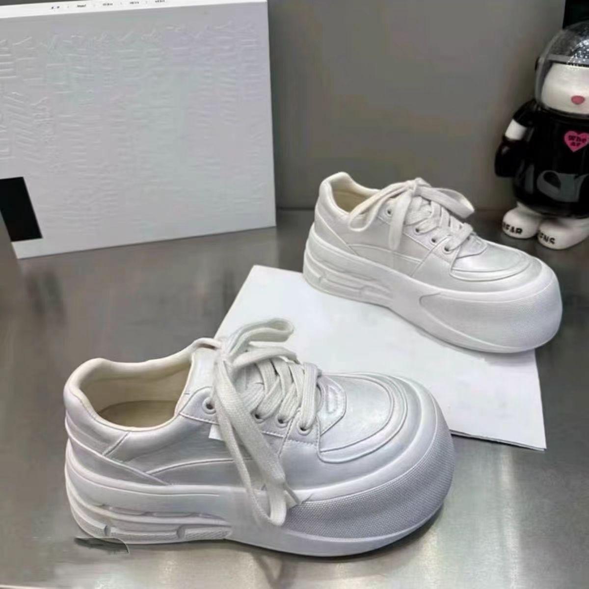 

[Фанфна] маленькие белые туфли на толстой подошве для женской осени 2025 года, новые, универсальные, увеличивающие рост, уродливые и милые туфли-хлебушки с большой головой 40