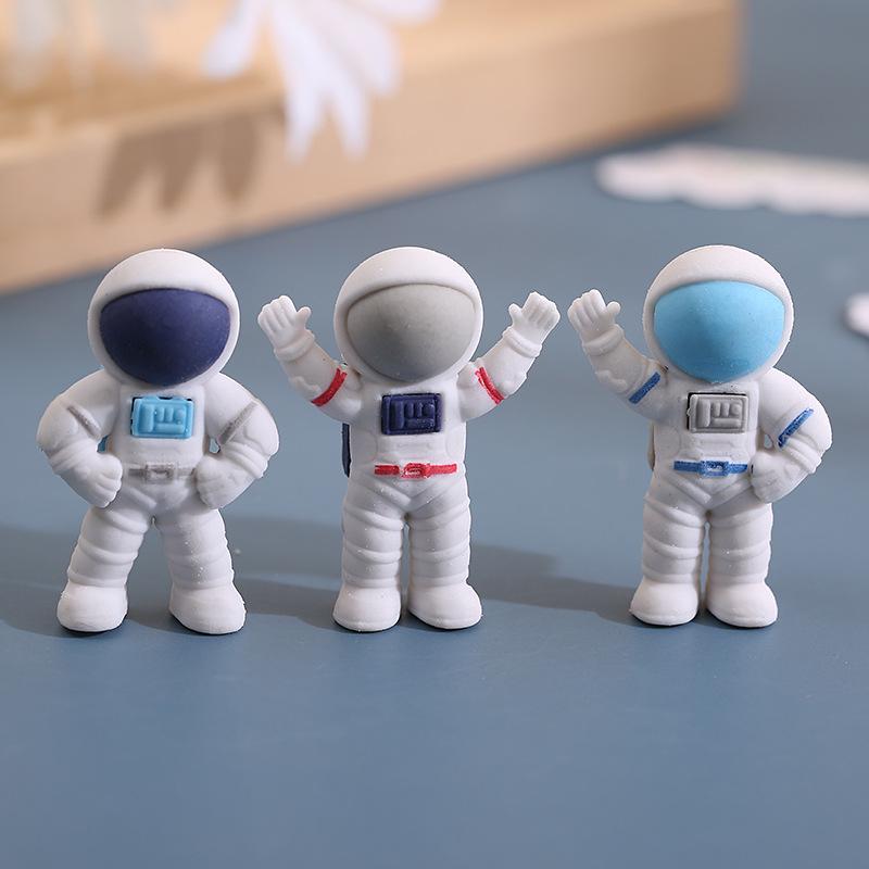 

Creative Astronaut Eraser - Reward for Students, Clean and No Trace, Ideal Kindergarten Gift