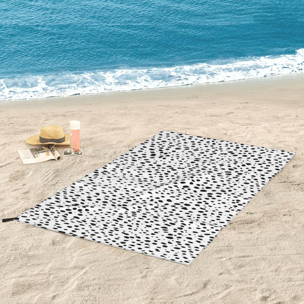 Dalmatian Spots Black and White Polka Dots Beach Towel Soft Microfiber Quick Dry Absorbent Quick Towels For Swimming