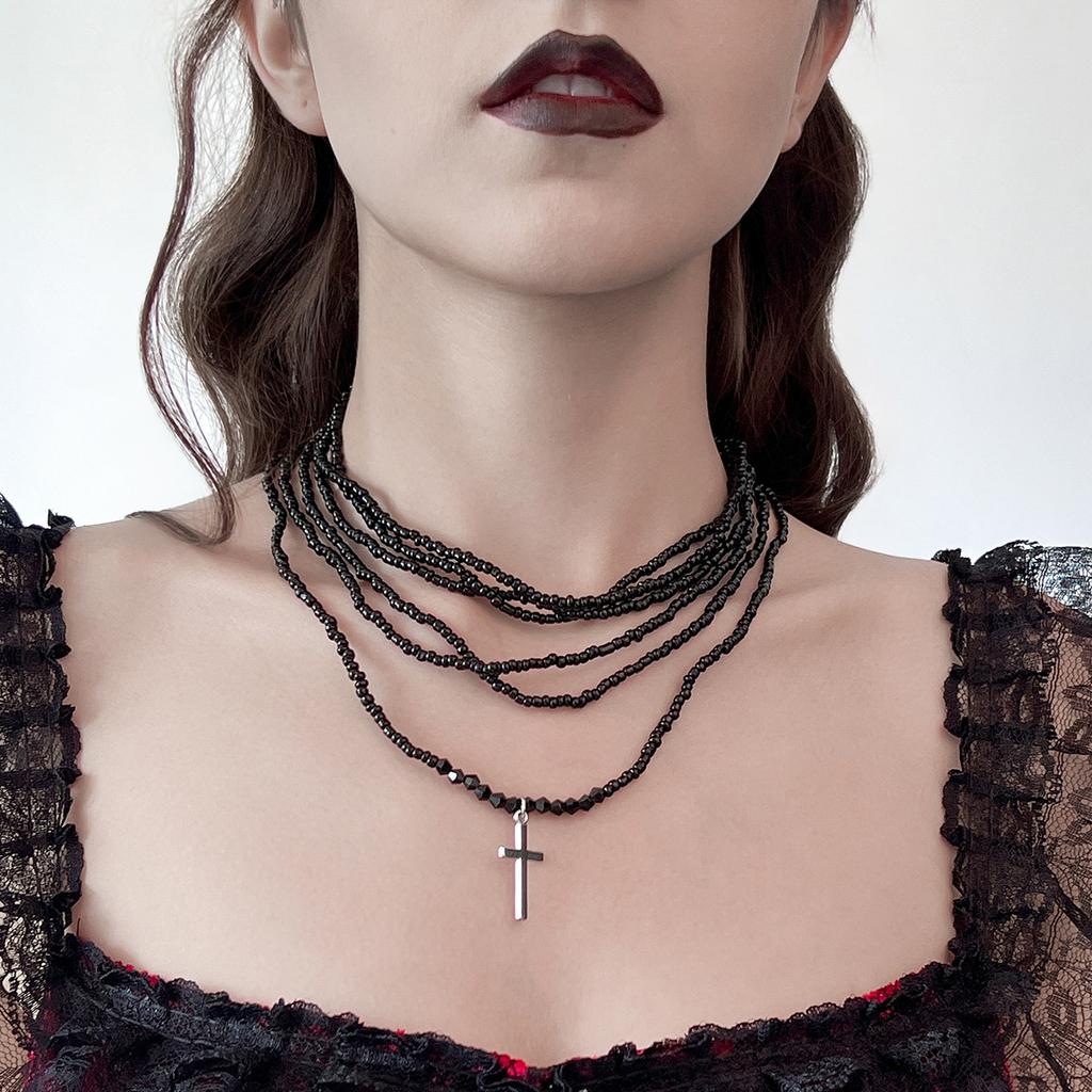 Collana da Donna con Perline di Riso Gotica Scura, Indossa Collana con Ciondolo a Croce Vintage a Più Strati