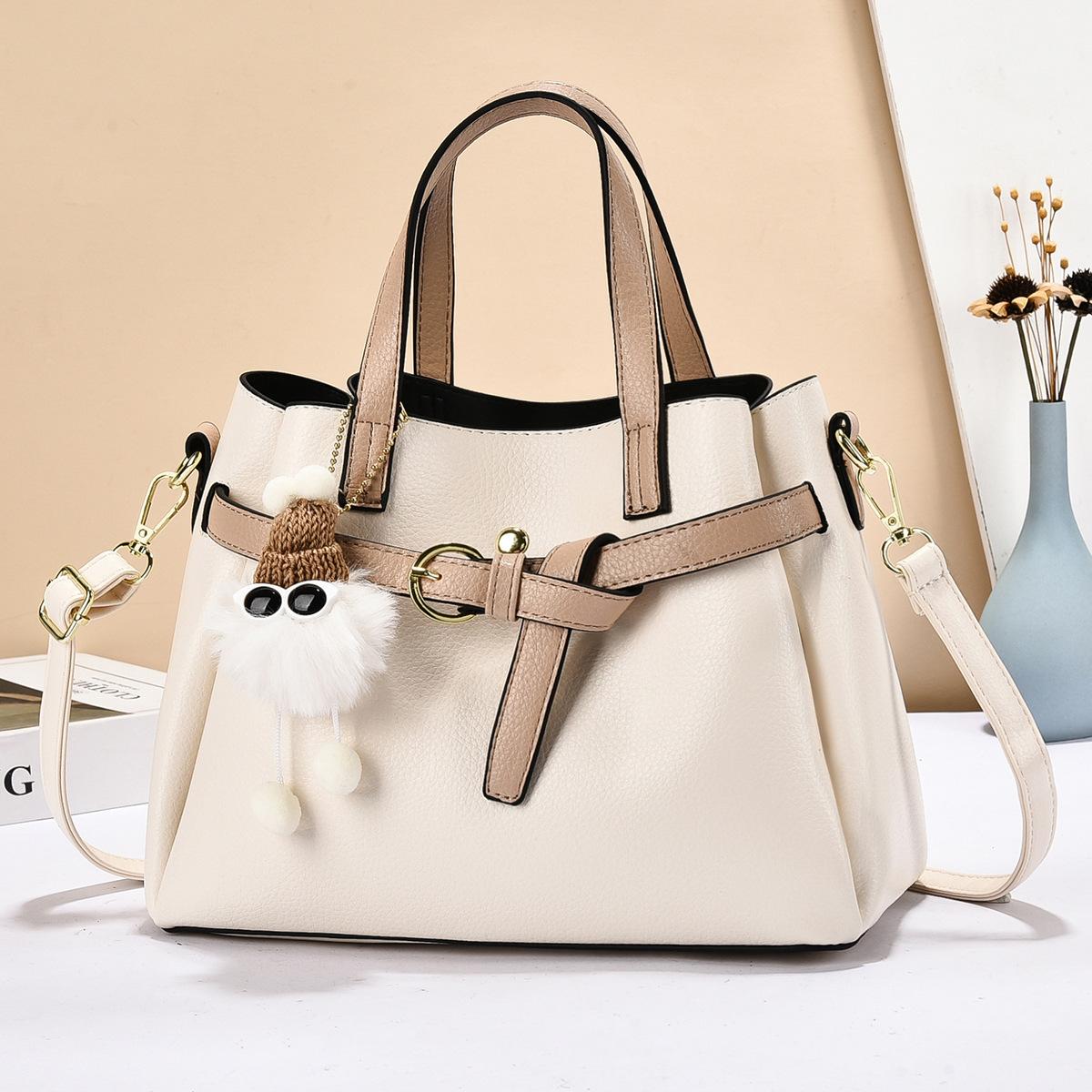 

Simple women s handbag popular large-capacity shoulder messenger bag trendy 2025 new fashion versatile atmospheric mother bag бежевый