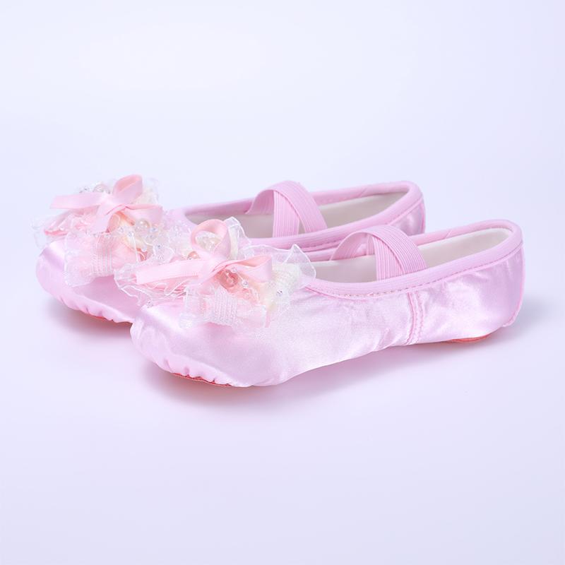 Girls Dance Shoes Soft-Soled Practice Shoes Satin Ballet Shoes Baby Dancing Shoes Cute Stage Performance Cat Claw Shoes