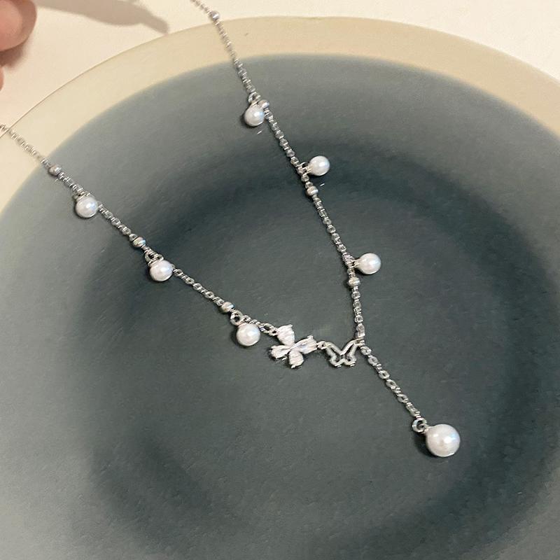 Hollow Double Butterfly Duplex Tassel Necklace Light Luxury Niche Design French Pearl Clavicle Chain Princess on the Run