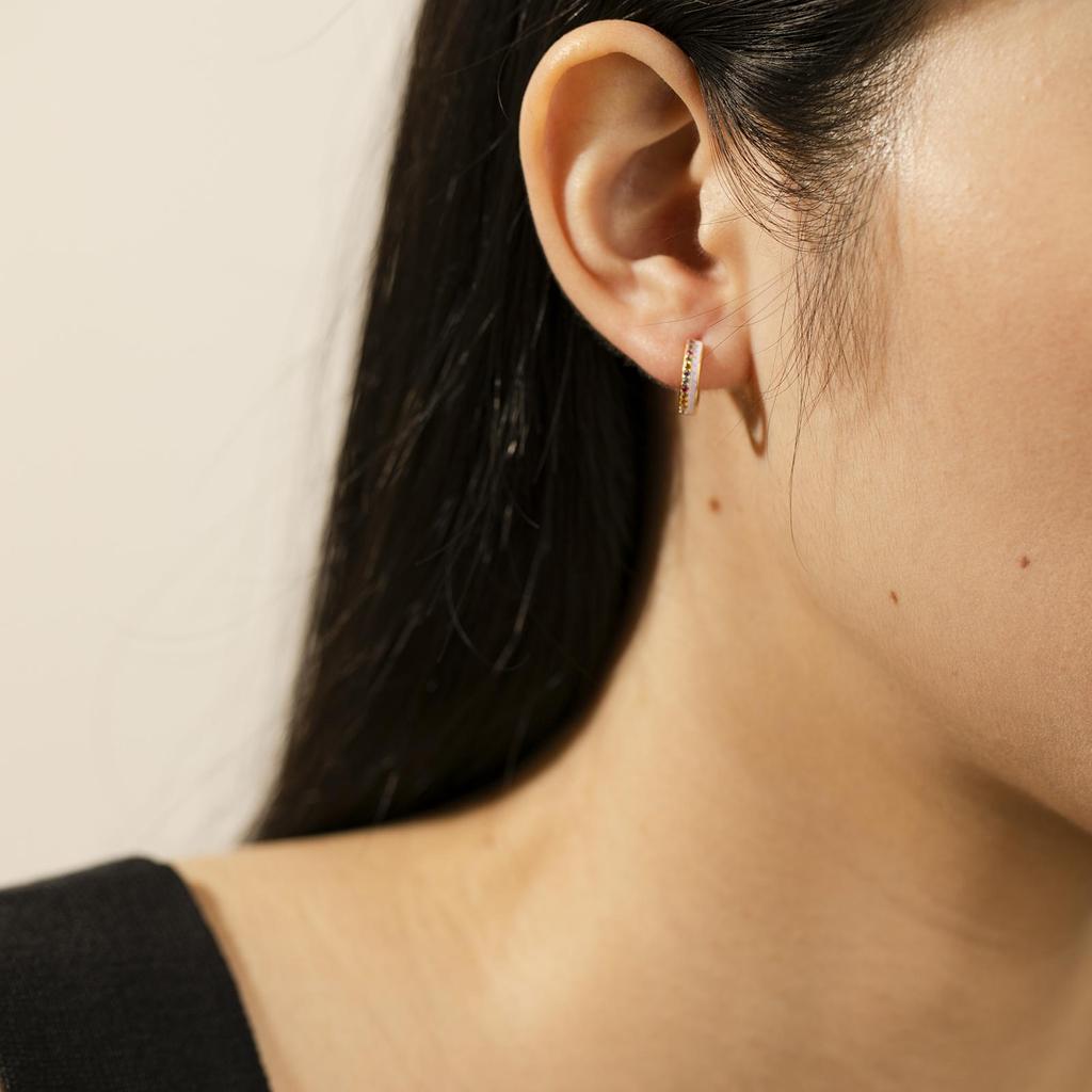 ANDYWEN 925 Sterlingsilber Gold Einzelner Zirkonia Pavé Huggies Emaille Lila Grün Kreis Damen Hochzeitsgeschenk Juwelen