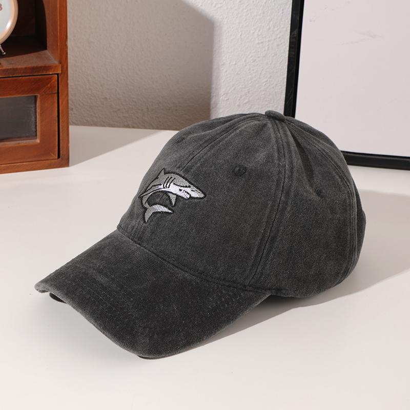

Solid-color embroidered shark baseball cap, washable and aged adjustable baseball cap, sun hat for going out and playing One Size