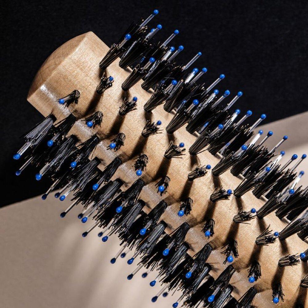 The Blow Dry Brush NO.1