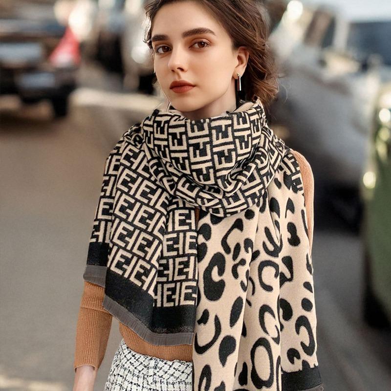 Autumn and winter plaid old money wind jacquard scarf women's imitation cashmere scarf high-end Maillard warm shawl