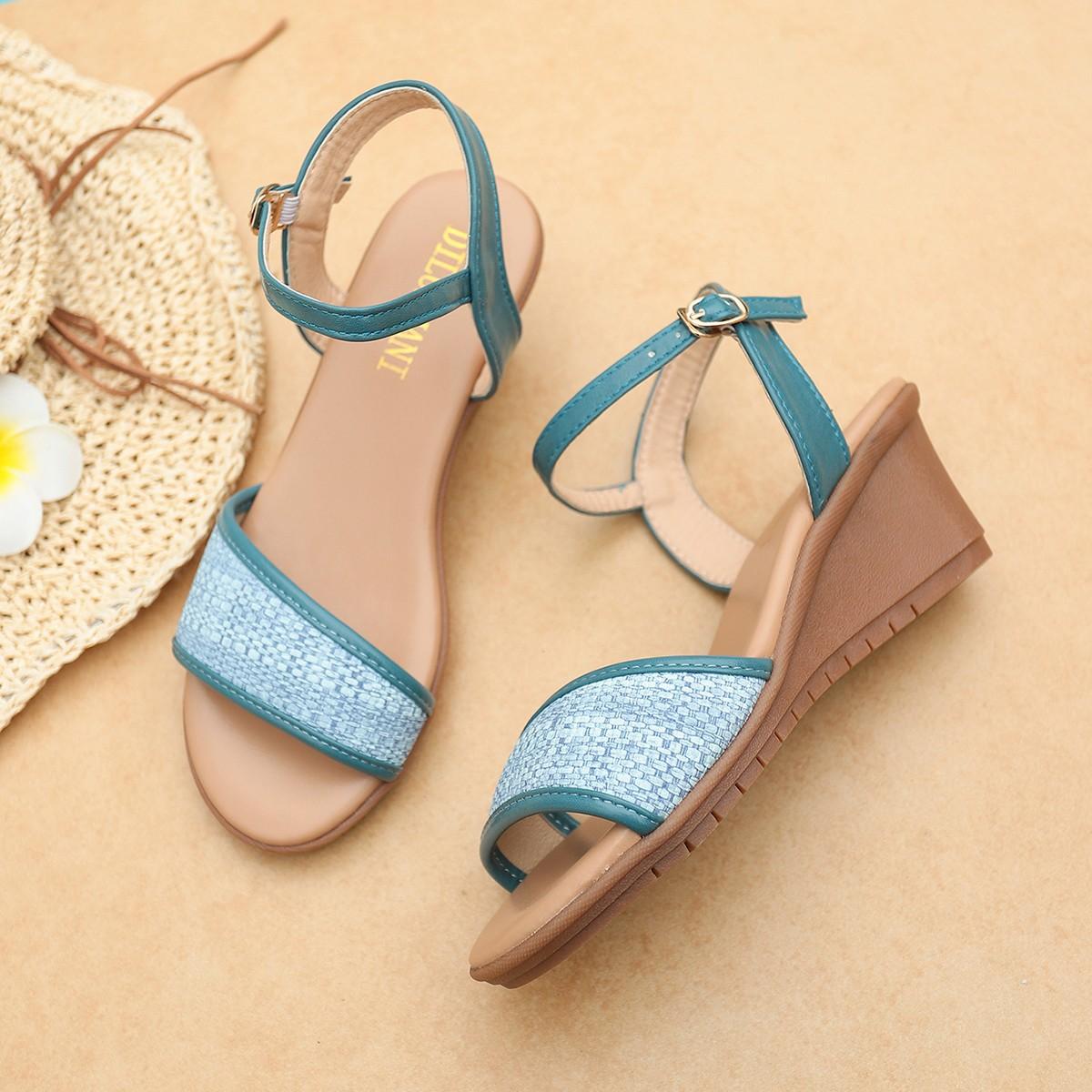 

European and American large-size open-toe with platform sandals, casual slope heel buckle, light beach sandals 35 синий