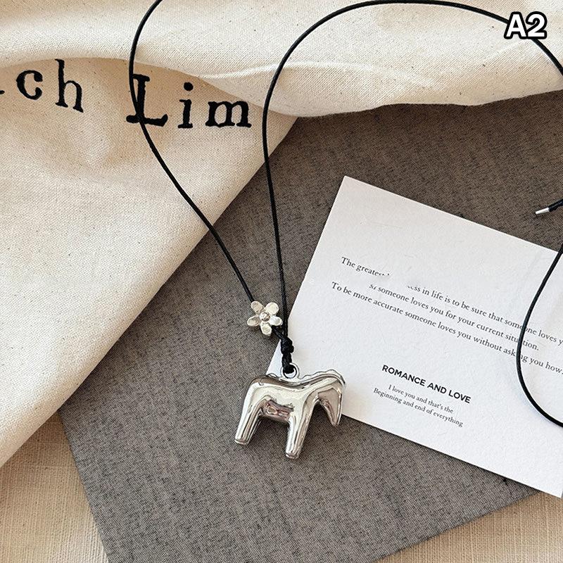 Cartoon-Pferde-Anhänger-Halsketten Für Frauen Damen Pullover-Ketten Verstellbare Lange Seilkette Tägliche Passende Accessoires