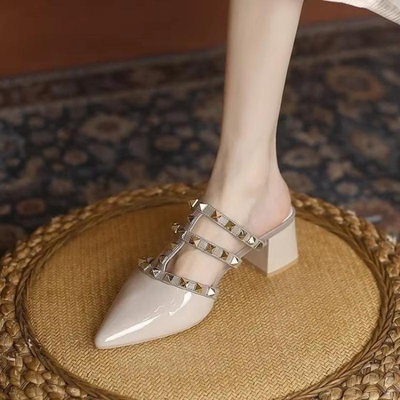 Ladies Fashion Slippers Hollow Willow Nail Versatile Comfortable Single Shoes for Women Middle Follow Anti-slip One Kick Shoes