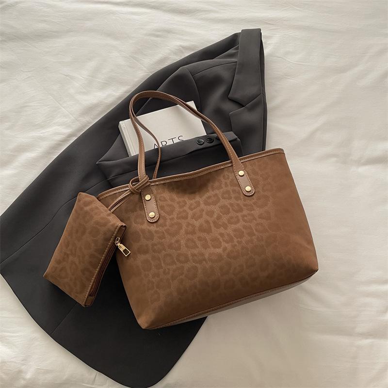 Fashion Versatile Leopard Print Tote Bag Women's New Commuter Underarm Bag Large-capacity Shoulder Bag