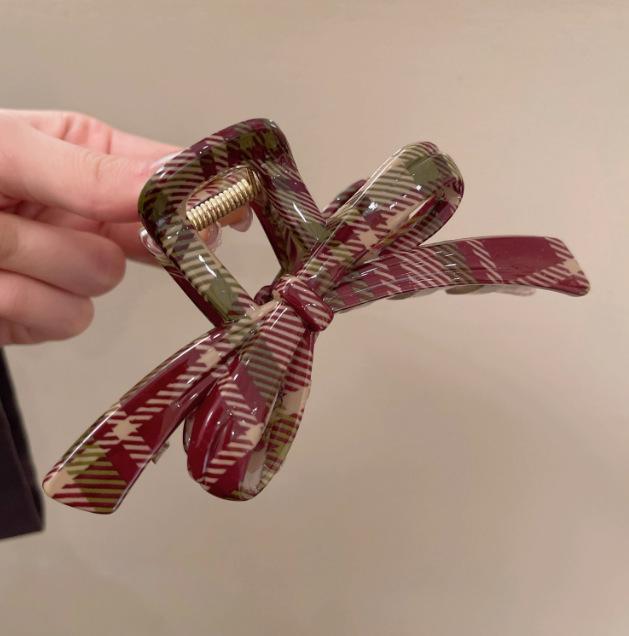 Elegante Haarklammer mit Haifischklemme: Hellrot & Grün Weihnachtskaro