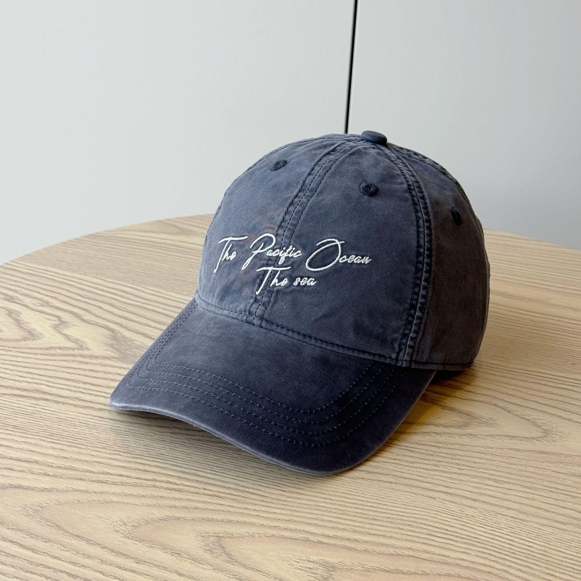 

New soft-top spring and summer women s letter-embroidered baseball cap that makes the face look smaller, casual and simple duckbill cap for men, Adult54-60Adjustable темно-сірий