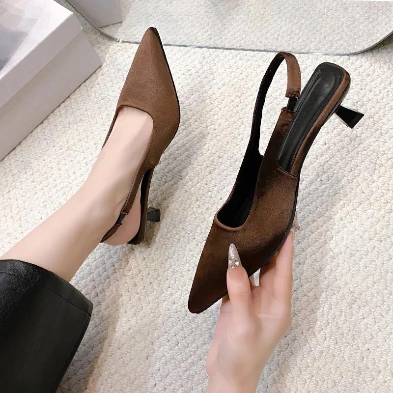 Fashion 2025 New Spring Summer Women Kitten Heels Pointed Toe Sandals Fashion Back Buckle Bling Silver Ladies Casual Med Heels Shoes