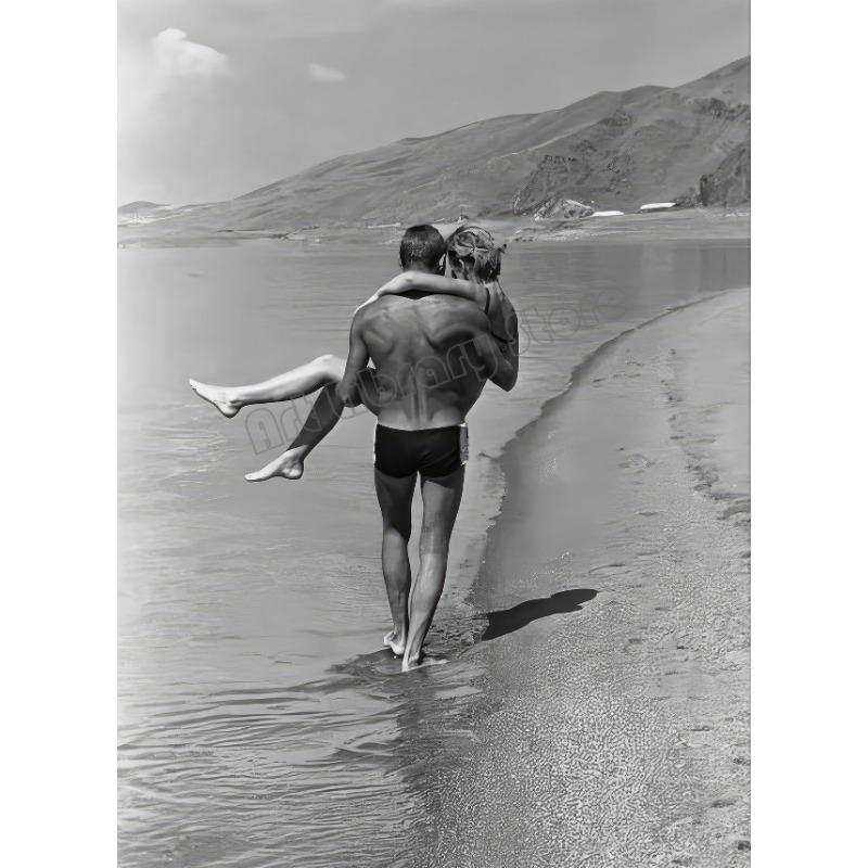 

Черно-белые женщины загорают на пляже, серфингистки, фотография, постер, холст, живопись, настенное искусство, картины, декор интерьера дома 21cm×30cm NoFrame