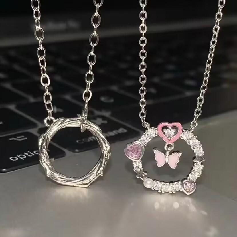 

Ring of Thorns Couple Necklace Niche Mobius Pendant for Girlfriend