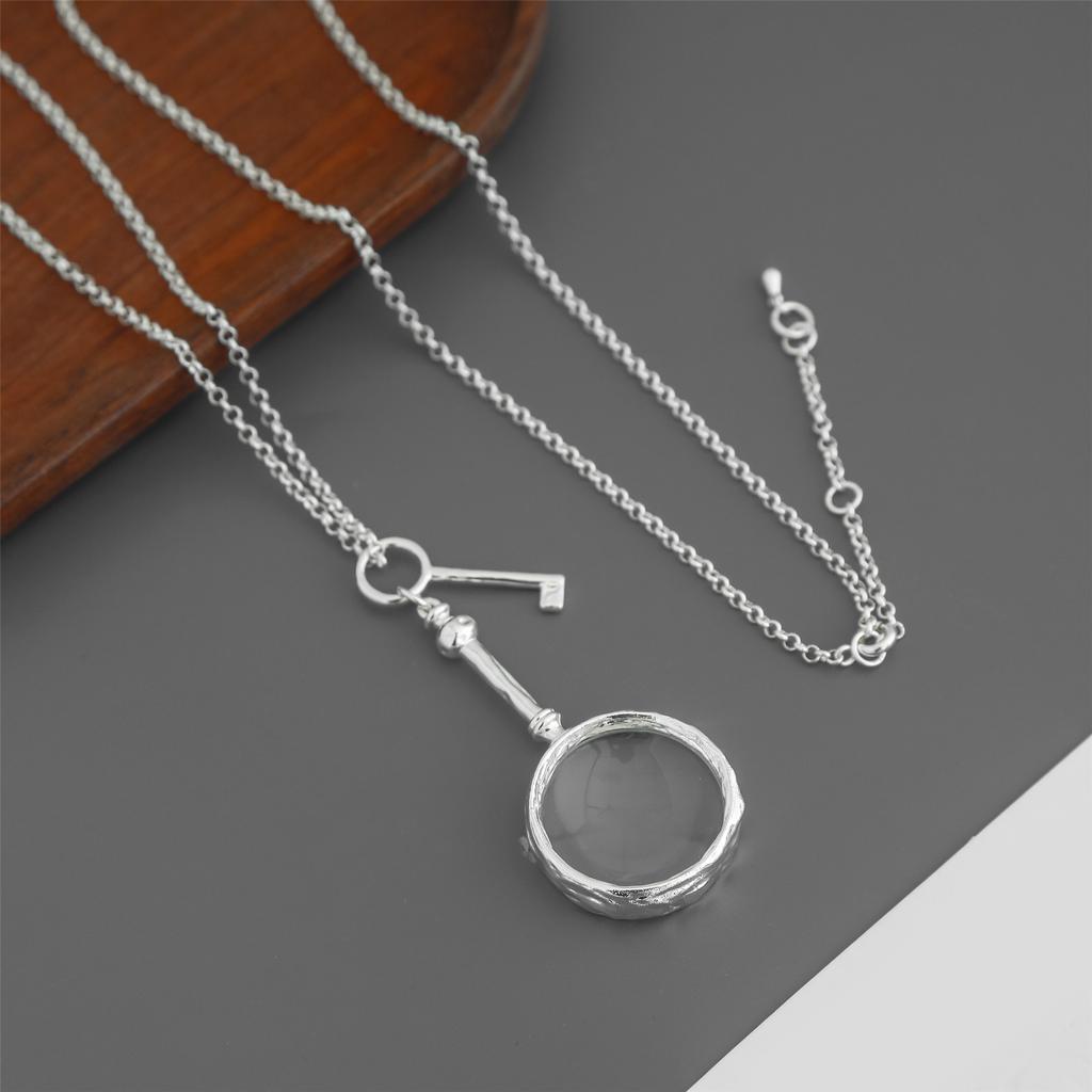 Titanium Steel Magnifying Glass Key Necklace Adjustable Chain Suitable for Reading Small Print Stylish Jewelry Gift