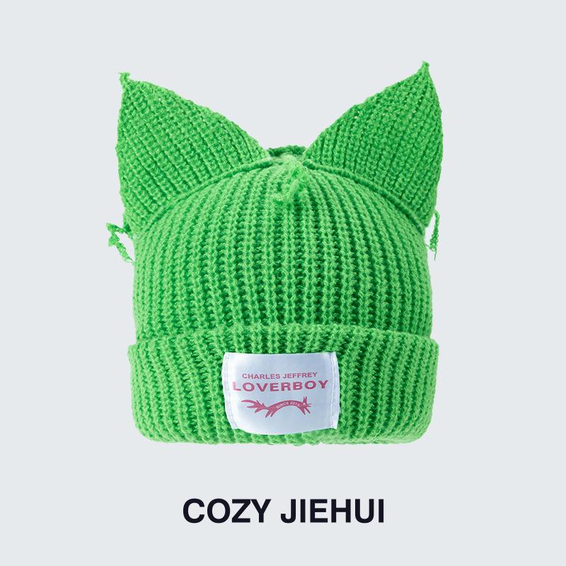Autumn and winter hats, cat ears knitted hats, men and women of the same style, cute piggy knitted wool hats, warm contrasting colors