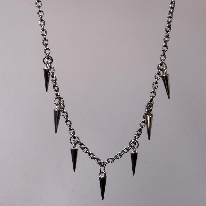Cold wind rivet fringed necklace male trendy hip-hop niche design female light luxury high-end clavicle chain stainless steel chain