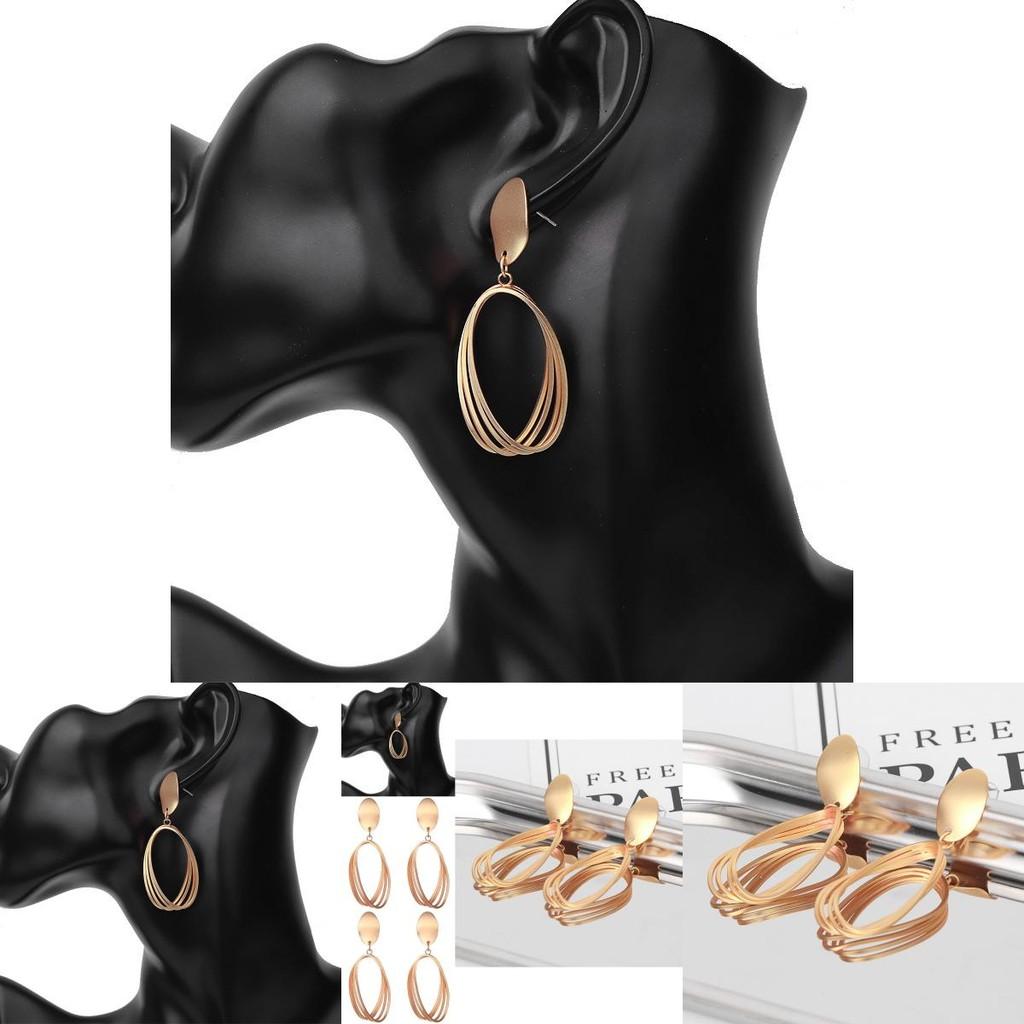 Chic Geometric Gold Earrings For Women Fashionable Statement Jewelry Piece