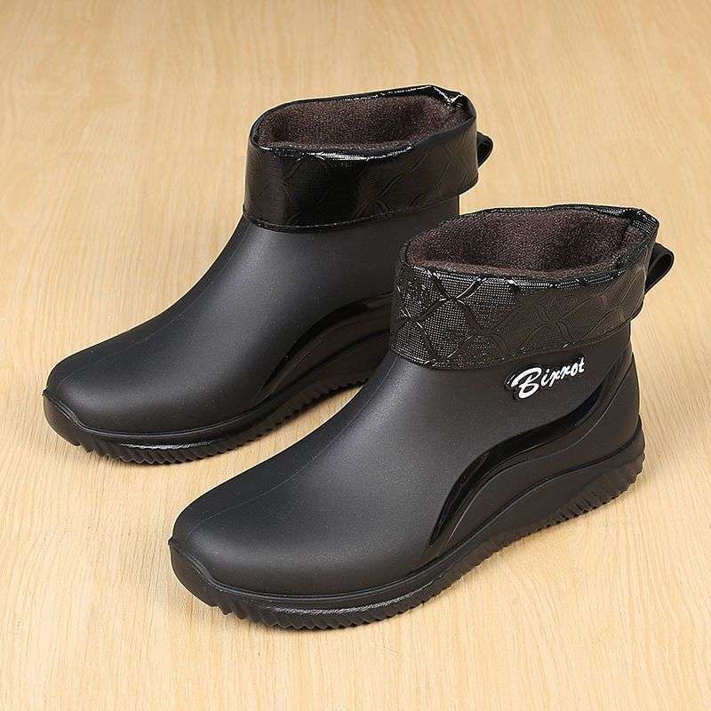 Sapatos de chuva da moda para homens e mulheres usam sapatos de água de cano curto, sapatos de borracha de cano baixo resistentes ao desgaste, quentes para casal, sapatos impermeáveis e antiderrapantes