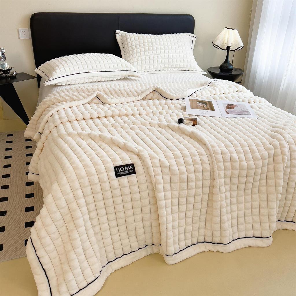 Golden Turtle Thick Double-Sided Velvet Blanket - High Gram Weight, Multifunctional Sofa Throw