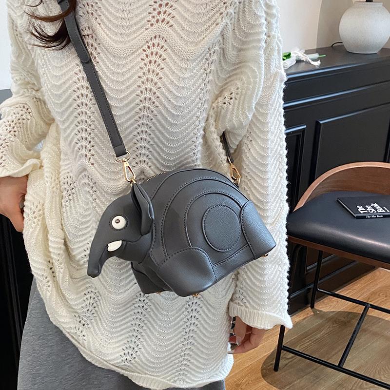 Women's casual fashion creative baby elephant bag large capacity new funny commuter bag
