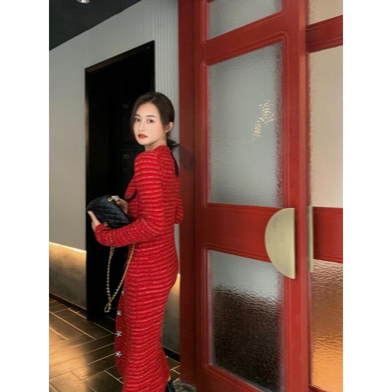 Hui Neujahrsrobe, roter Strickpullover-Rock, Rundhalsausschnitt-Kleid, Damenbekleidung, Herbst und Winter hochwertiges langes Kleid
