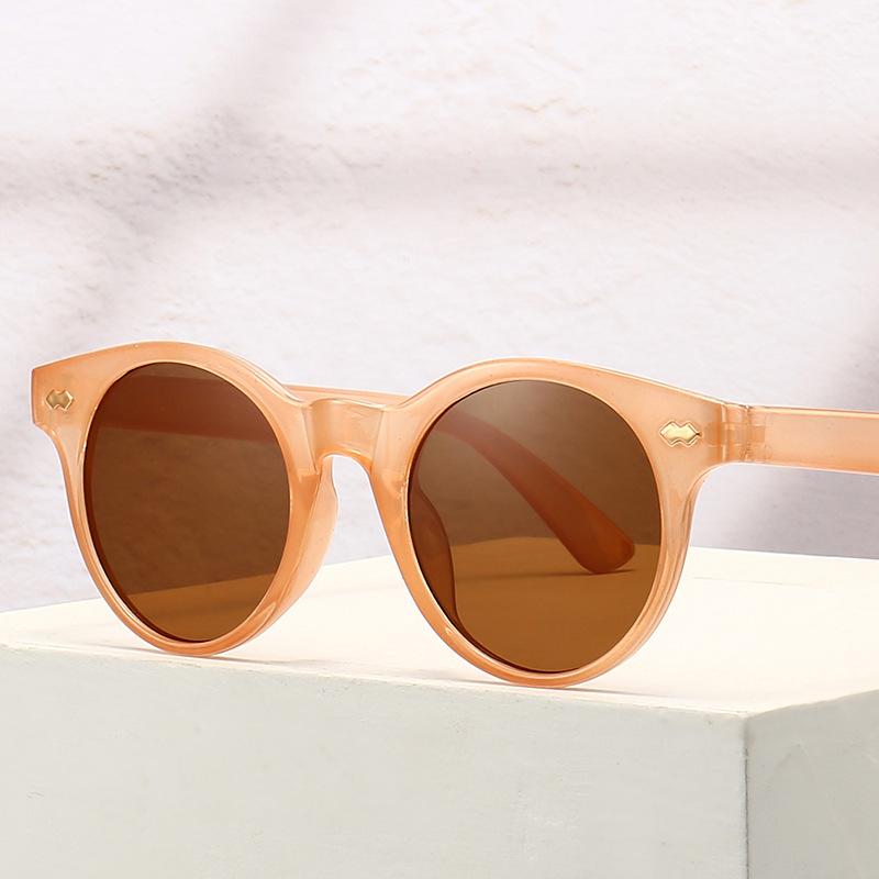 JYL TS Round Sunglasses With Rivets Style For Men Women M5341