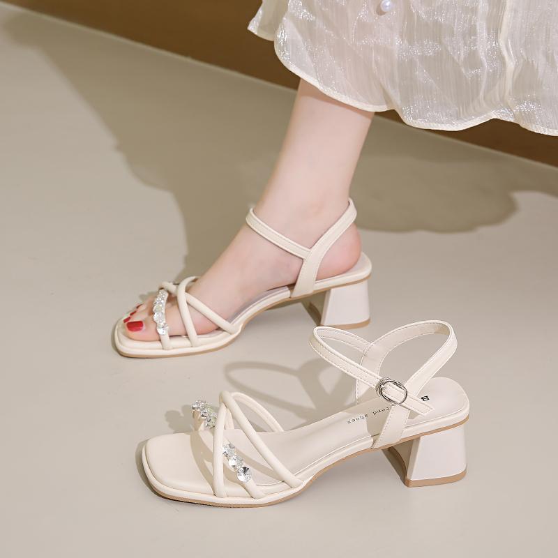 

Модные летние сандалии нового стиля, популярные, с квадратным носком, модные женские сандалии, элегантные женские сандалии с кристаллами и узкими ремешками, на низком каблуке, Zapatos Mujer 40